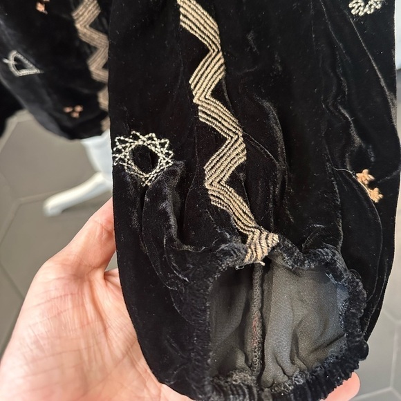 Johnny Was Biya Lyra Silk-blend Velvet Blouse In Black small - Picture 7 of 10